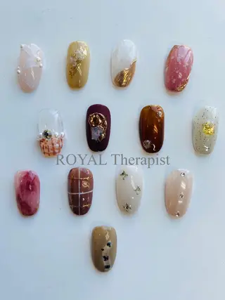 ネイル 【山岡】 ロイヤル•セラピストのネイルデザイン
