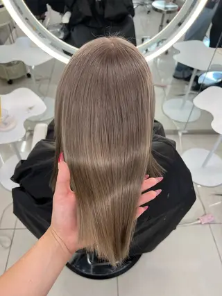 セミロング カラー GAGA AMIKAのヘアスタイル
