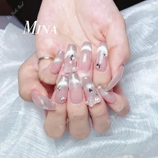 ネイル 🦋 Queenieのネイルデザイン