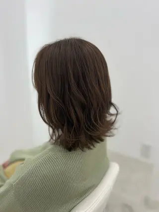 ミディアム カラー 吉田 悠乃のヘアスタイル