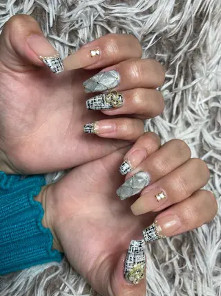 セミロング ネイル ✴︎ Delightのネイルデザイン