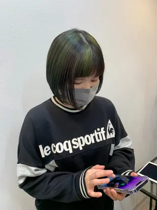 ミディアム カラー SHIINA シイナのヘアスタイル