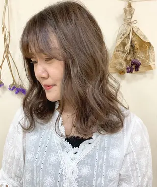 セミロング カラー 立川 奈那子のヘアスタイル