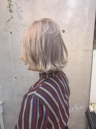 ミディアム カラー 及川 光のヘアスタイル