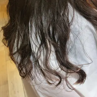 ロング パーマ 森岡 紗羽のヘアスタイル