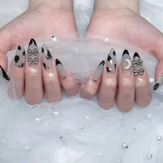 ネイル misaki 🩰‎🤍🎀のネイルデザイン