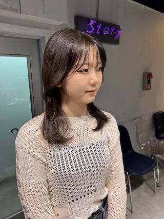 セミロング カラー NANAMI🩵 大人可愛い韓国ヘアのヘアスタイル