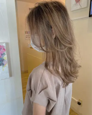 ミディアム カラー grand juteのヘアスタイル