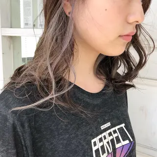 ロング カラー 榎園 由美のヘアスタイル