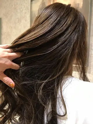 ロング カラー earth尾形美穂 🫧髪質改善縮毛🫧のヘアスタイル