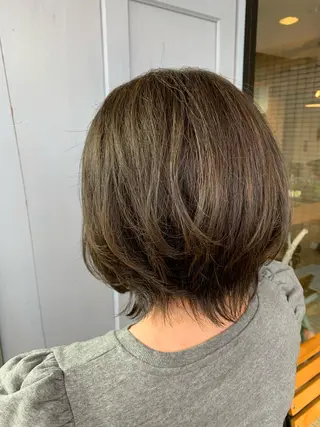 ショート カラー ツキダテ ユイのヘアスタイル