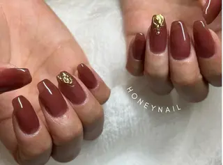 セミロング 秋山 ゆかりのネイルデザイン