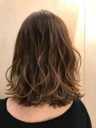 ミディアム 乾かすだけで艶髪酸性 ストレート髙橋悠耶のヘアスタイル