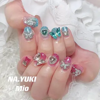 ネイル 🦋 Queenieのネイルデザイン