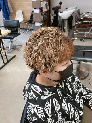 ショート カラー パーマ Hair Labo NOSH六本松店のヘアスタイル