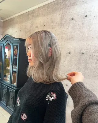 ミディアム MAYU / Raf.のヘアスタイル