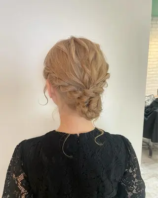セミロング ヘアアレンジ 0円カラーモデル🚺 ／坂本詩穂🌟彡のヘアスタイル