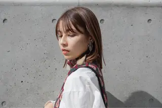 ミディアム カラー 具志 真理子のヘアスタイル