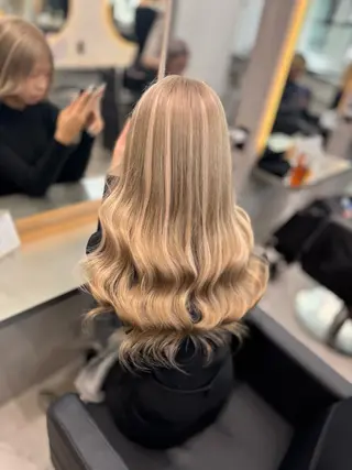 ロング カラー ギャルの女神/ Shionのヘアスタイル