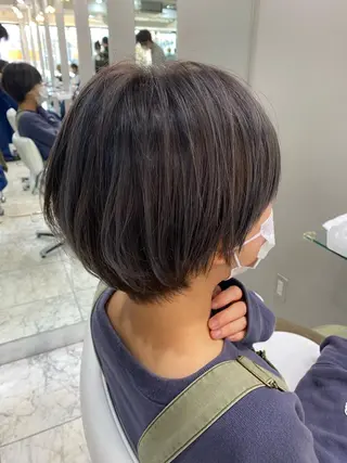 ショート カラー 森木 さくらのヘアスタイル