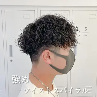 ショート パーマ 【メンズ専門】 古田　隆悟のヘアスタイル