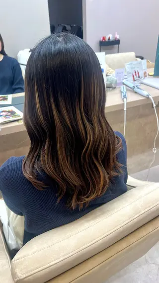 ロング 山下 稚葉 艶髪/透明感カラーのヘアスタイル