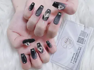 ネイル AKIKO ネイルサロンのネイルデザイン