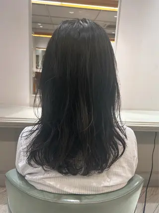 セミロング パーマ 白岩 君予のヘアスタイル