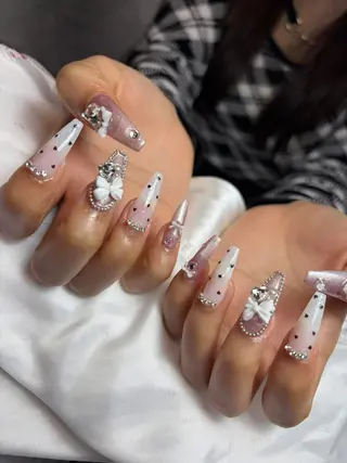 ネイル ROSIE LEEのネイルデザイン
