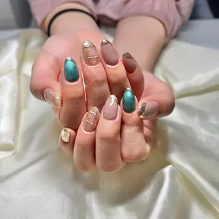 ネイル マツエク・マツパ アイブロウ Nail&eye Belire 新宿のネイルデザイン