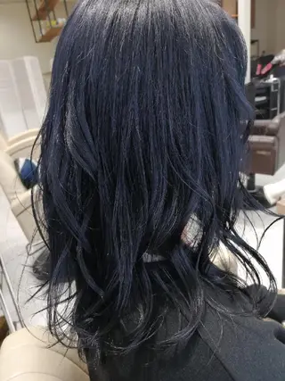 カラー hase _のヘアスタイル