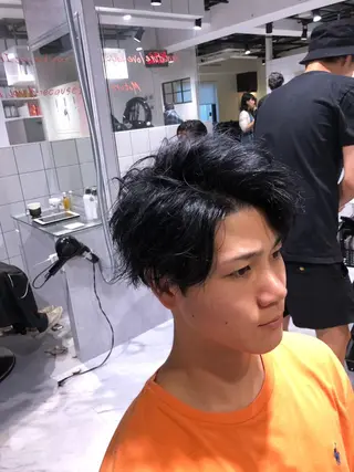 ショート パーマ メンズ 赤み消し🌿 透明感カラー🫧のヘアスタイル
