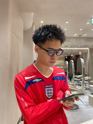 ショート ⚡メンズパーマフ ェードカットTomyのヘアスタイル