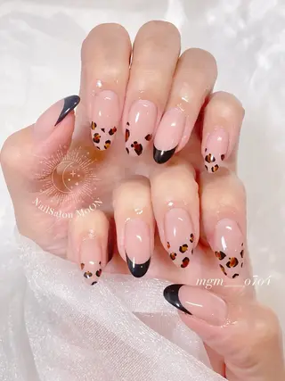 MoON...❤︎ MeGuのネイルデザイン