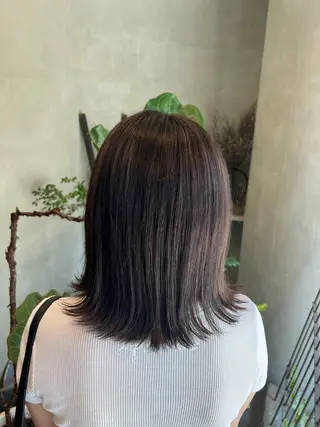 カラー momb 折戸結菜のヘアスタイル
