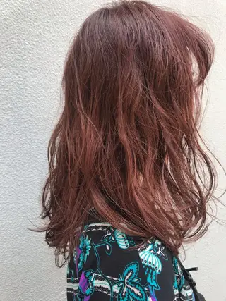 セミロング さの あやねのヘアスタイル