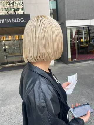 ショート デザインカラー/ボブ ブリーチカラー/ユリのヘアスタイル