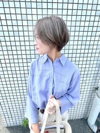 ショート カラー ヒナゴ トヨカズのヘアスタイル