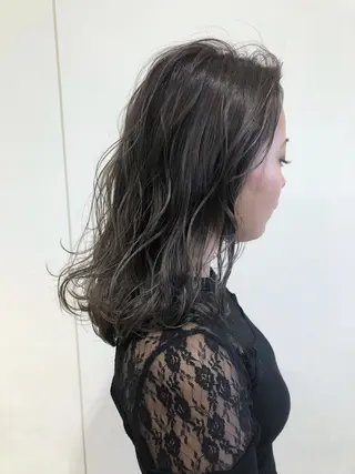 セミロング カラー ケアブリーチ 坪井佑樹のヘアスタイル