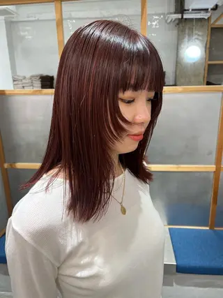 ミディアム カラー 伊藤 由季のヘアスタイル