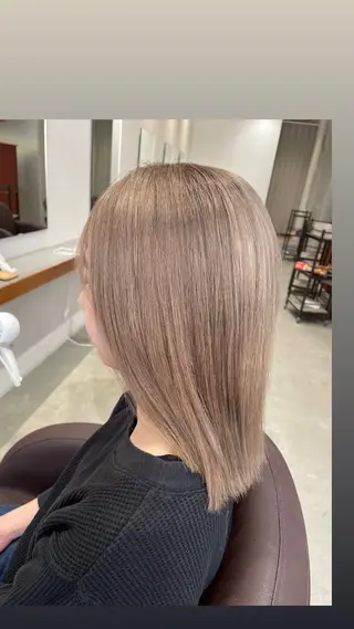 ミディアム カラー 透明感カラー🦋艶髪 イヴカ💙のヘアスタイル