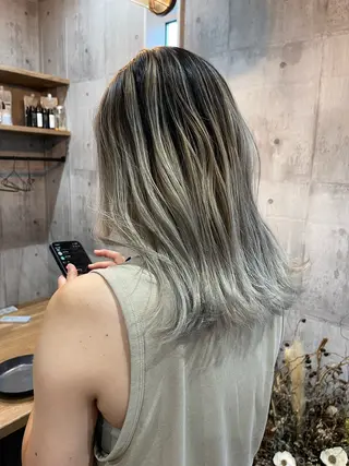 セミロング カラー Felice Erikaのヘアスタイル