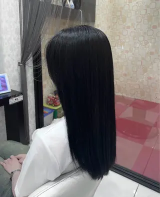 カラー 松原 梨華のヘアスタイル