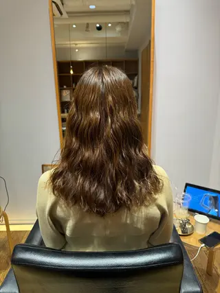 セミロング 大人可愛い♡コテ巻き パーマ🌼杉田 萌恵のヘアスタイル