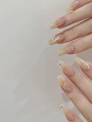 セミロング めぐみのネイルサロン スタッフ練習のネイルデザイン