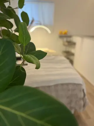 SILOE【ハーブピーリング/REVI/ニキビ/シミ/シワ/毛穴ケア】所属・肌に自信のない人 専門サロンのエステ・リラクイメージ