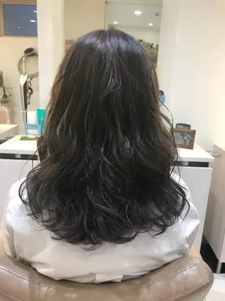 セミロング カラー 清藤綾/脱白髪染め 白髪ぼかしハイライトのヘアスタイル