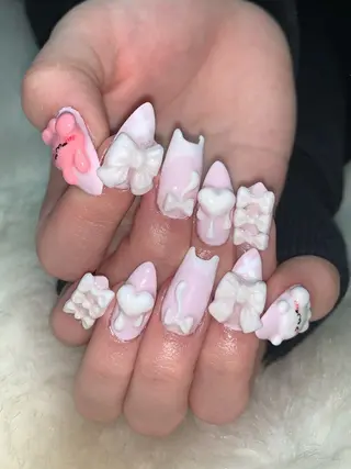 ネイル さゆり￤推しキャラ ￤ロングネイル🩷のネイルデザイン