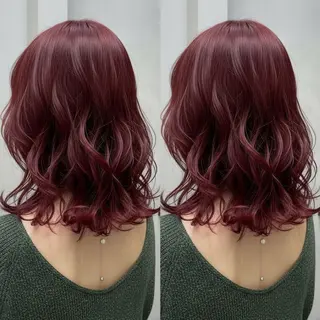 セミロング 💕透明感赤味カラー ぱっつんボブ🩷のヘアスタイル