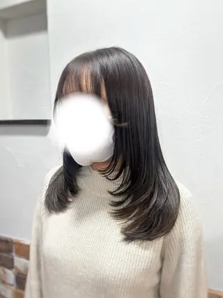セミロング たきぐち さくらのヘアスタイル